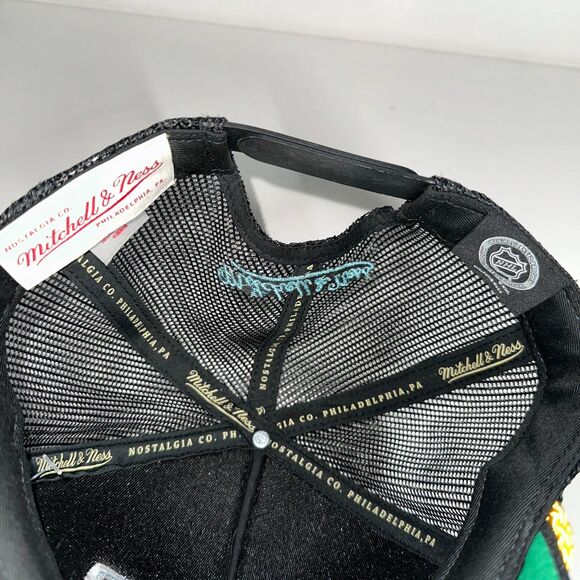 Seattle Kraken Mitchell & Ness NHL Mens Hat Black Gold Leaf Trucker Snapback Cap - Picture 6 of 8